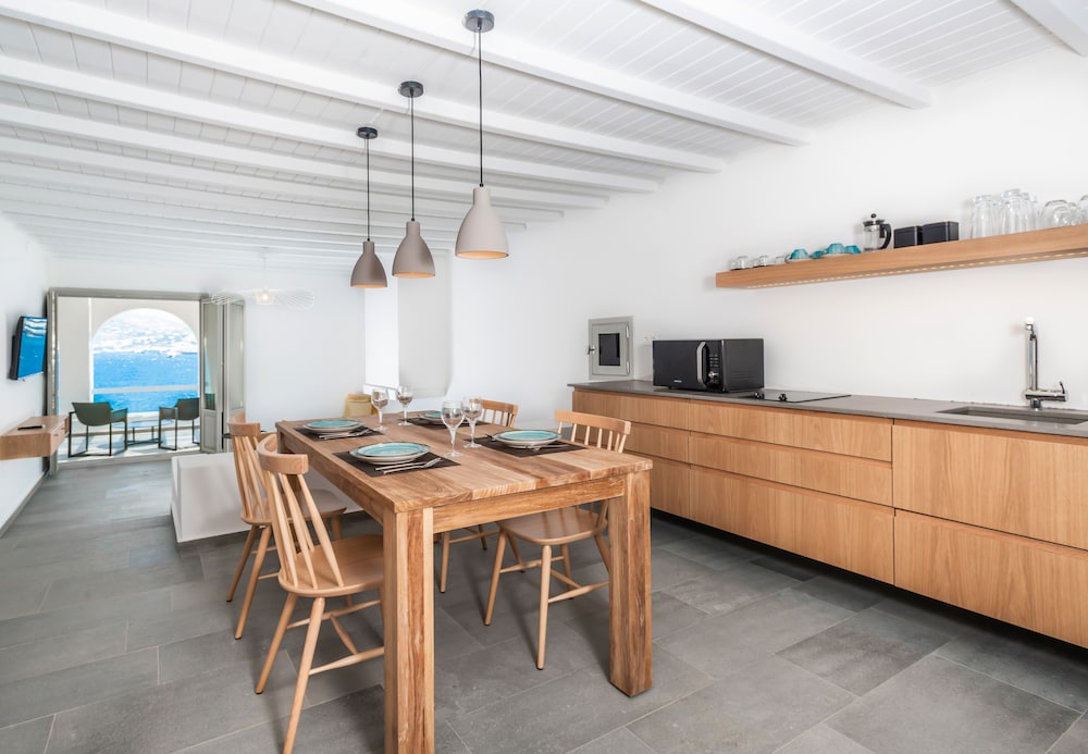 Dreambox Mykonos Suites 41/53