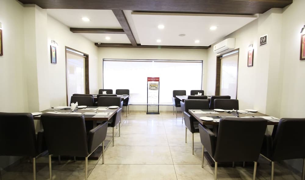 Hotel Aaram Orchard 40/47