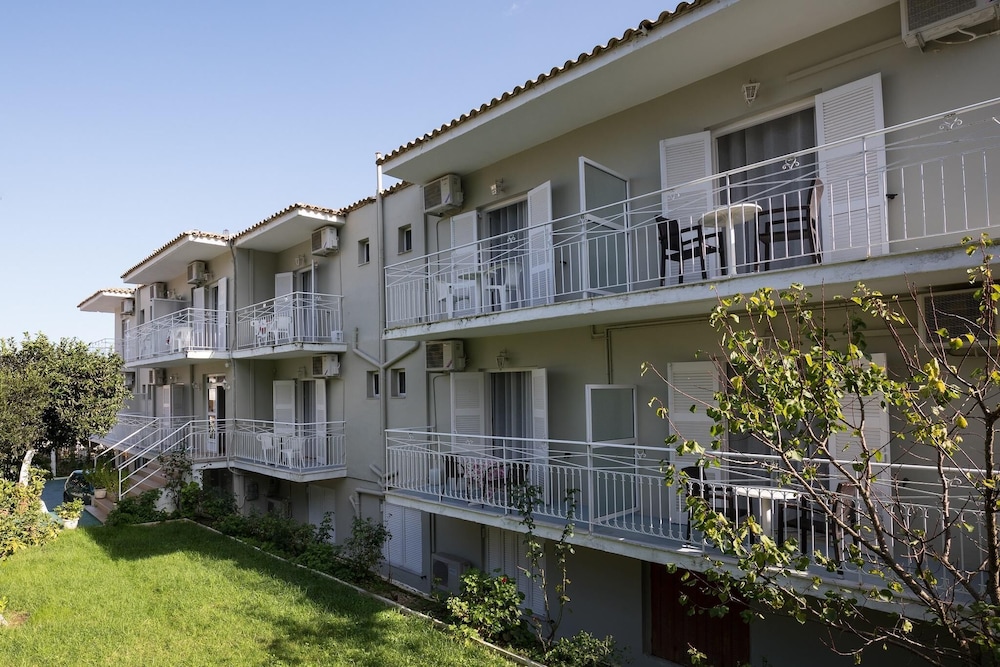 Bella Vista hotel & studios Corfu 8/72