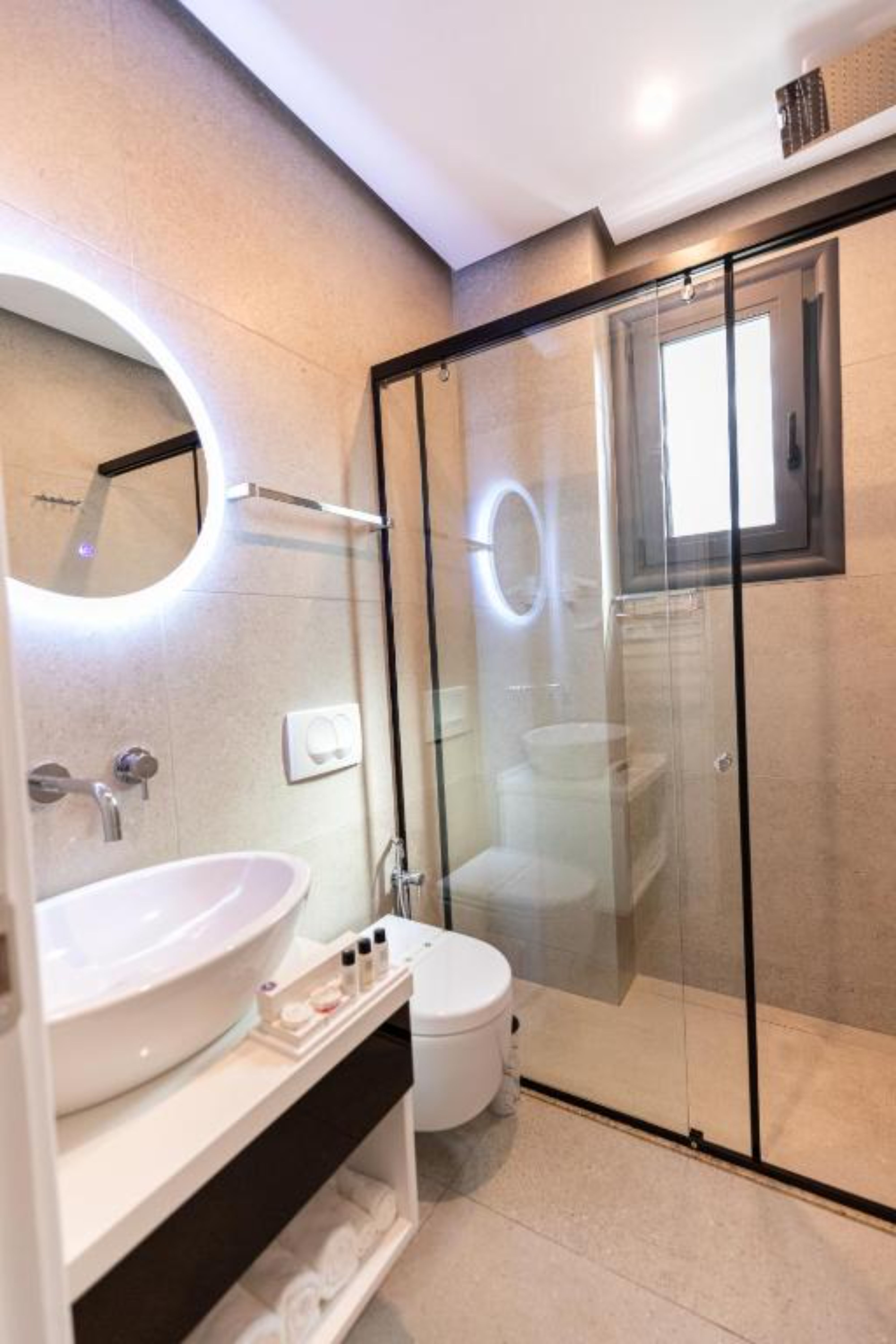 غرفة بسرير مزدوج أو سريرين منفصلين بإطلالة على الجبل، Ames Hotel & Spa 4/4