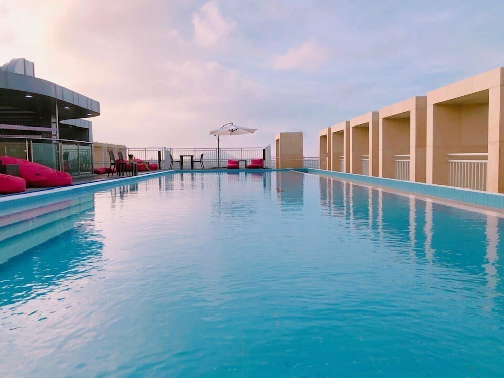 Golden Tulip Jeju Seongsan 63/68
