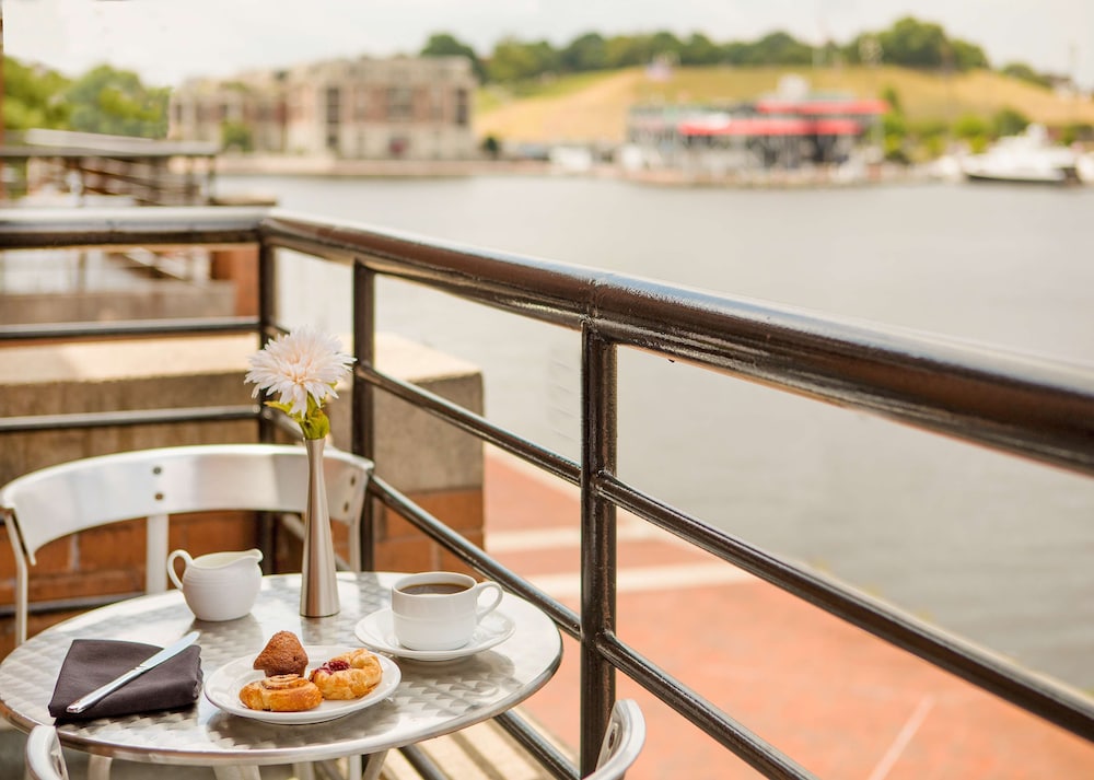 Pier 5 Hotel Baltimore, MD 34/50