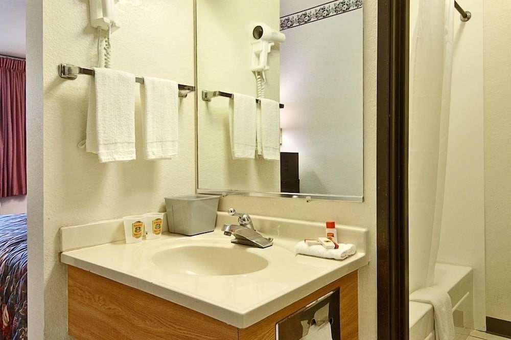 Clarion Pointe Shreveport West 16/45