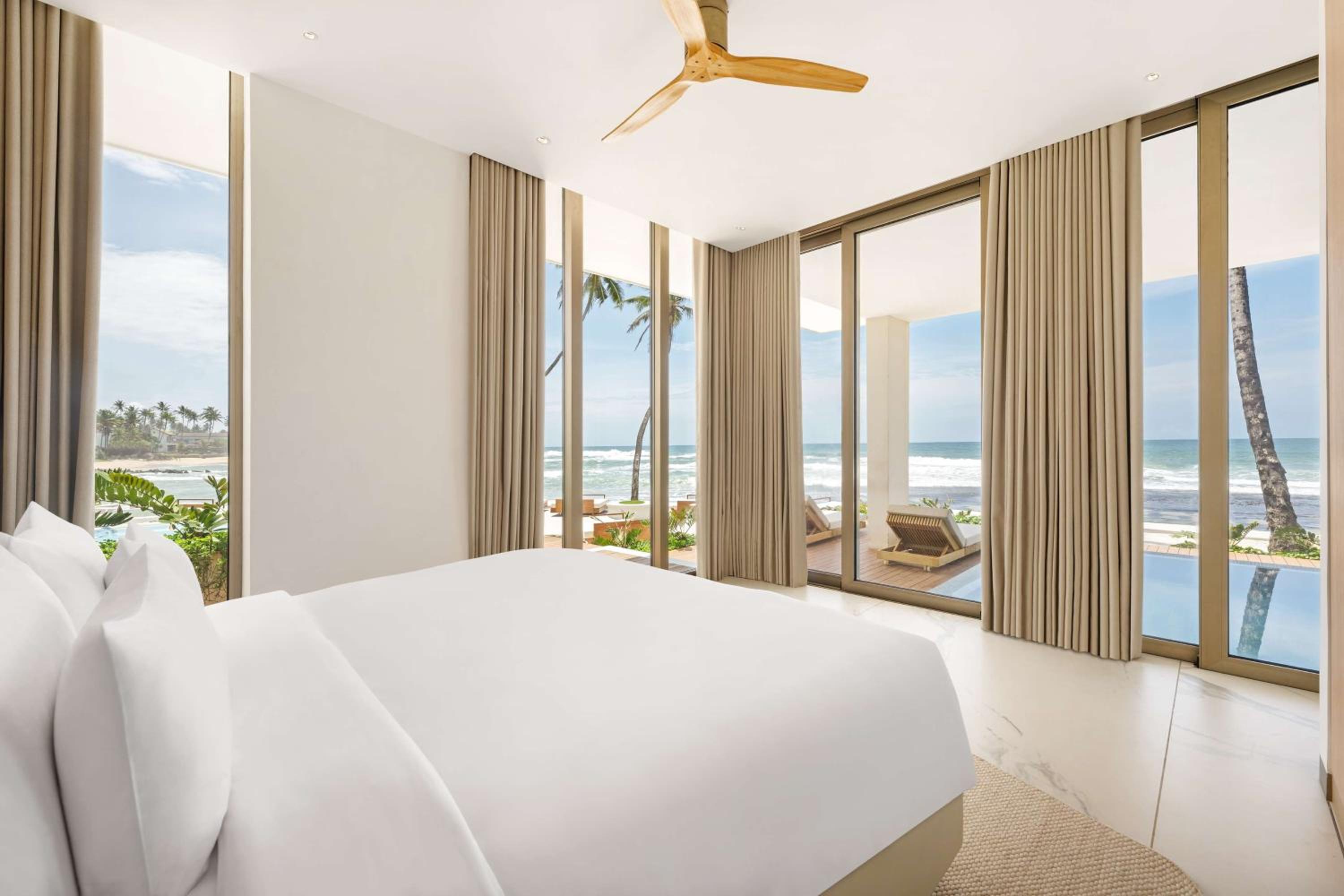 One Bedroom Pool Suite Beachfront