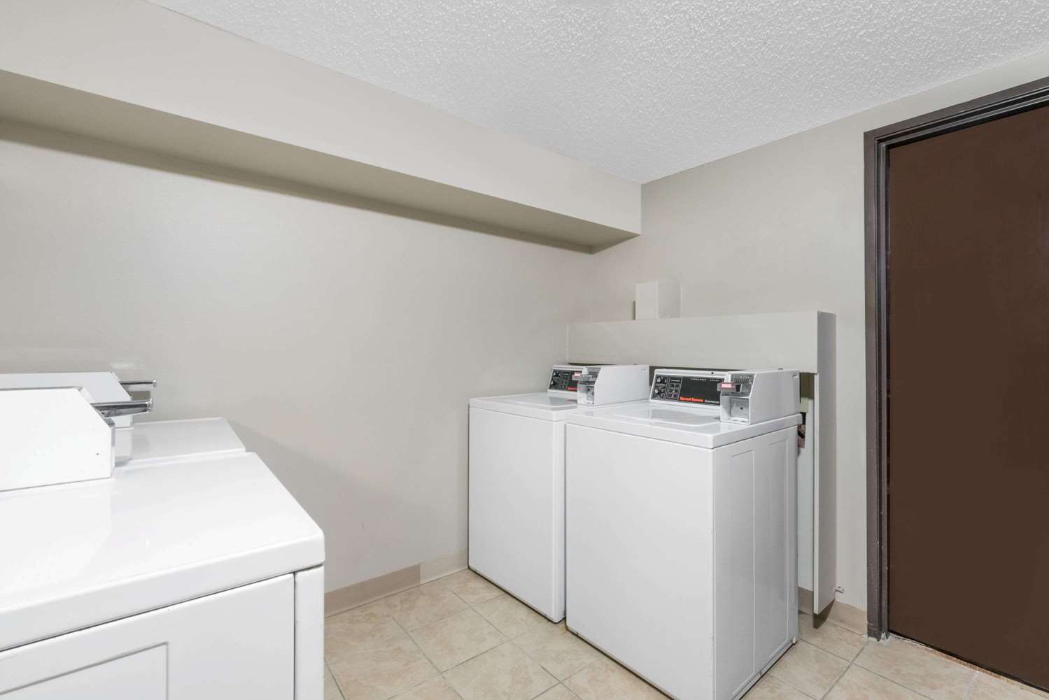 Super 8 by Wyndham Pierre SD 5/19