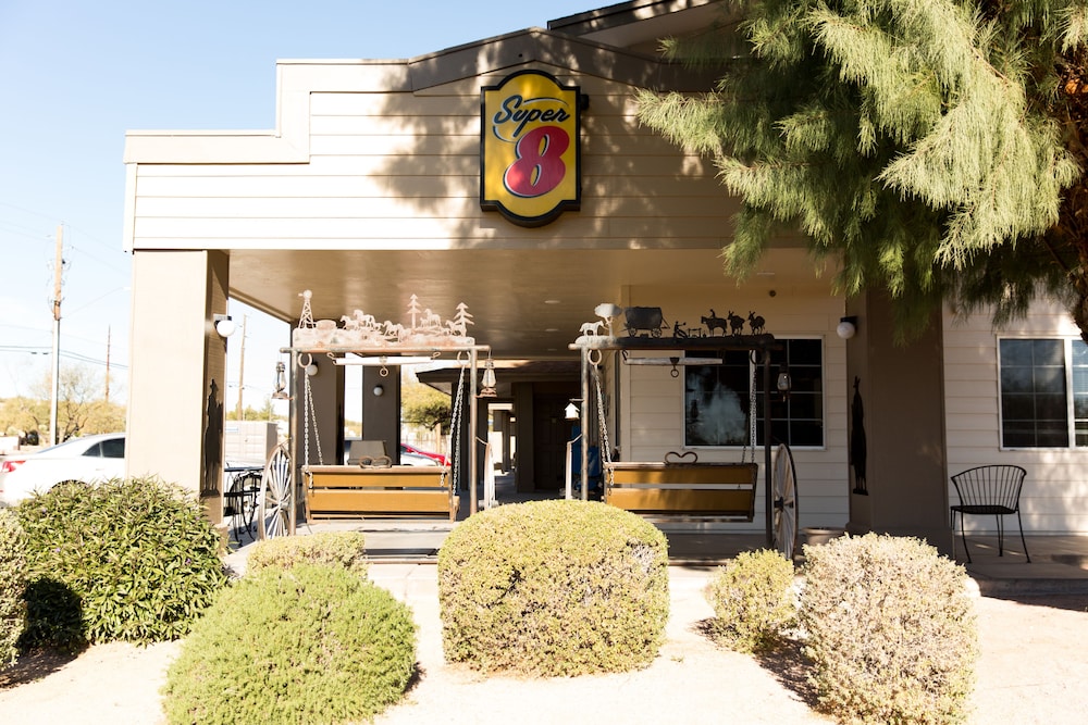 Super 8 by Wyndham Wickenburg AZ 2/32