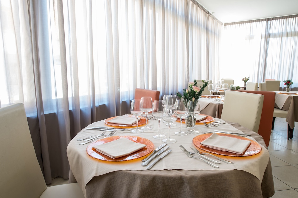 Hotel La Marina 50/63