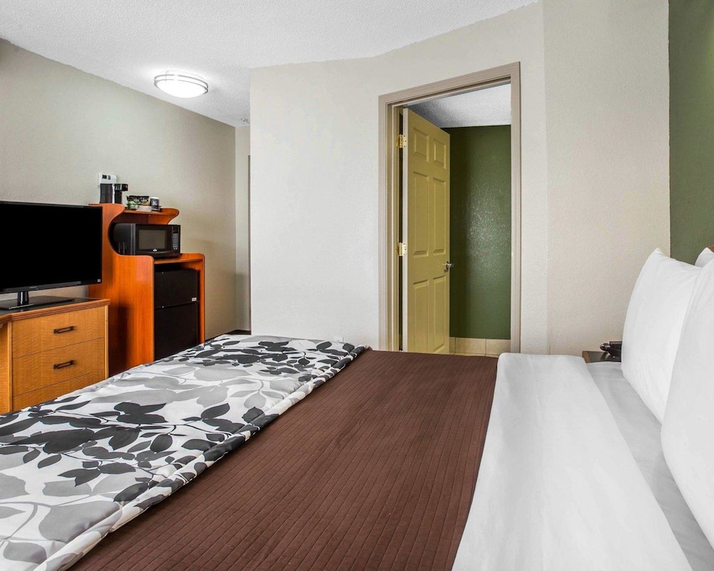 Clarion Pointe Albemarle 22/59