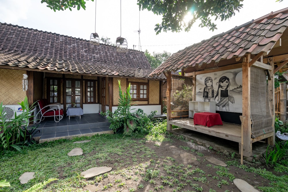 OYO 2393 Omahe Nawung Syariah 2/29