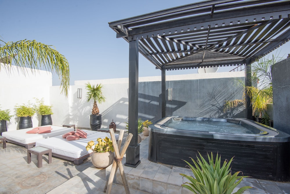 Riad Villa Wengé 25/50