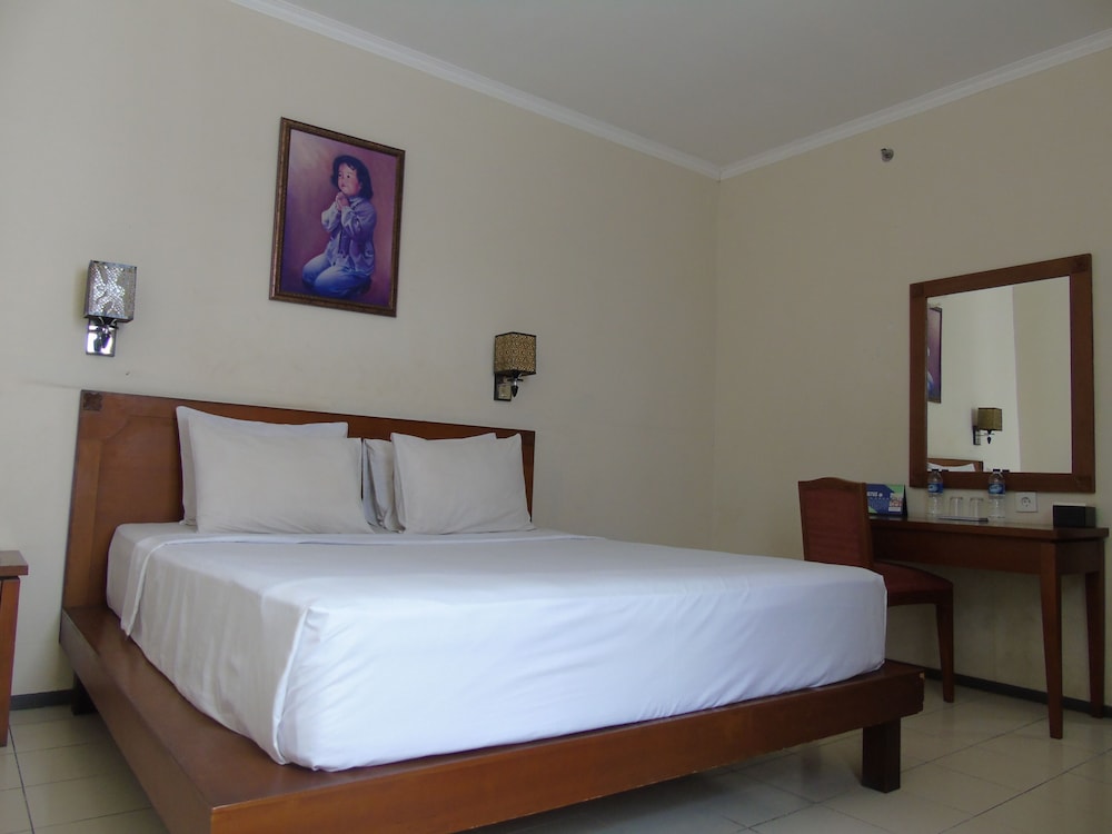 Pia Hotel Cirebon 6/15