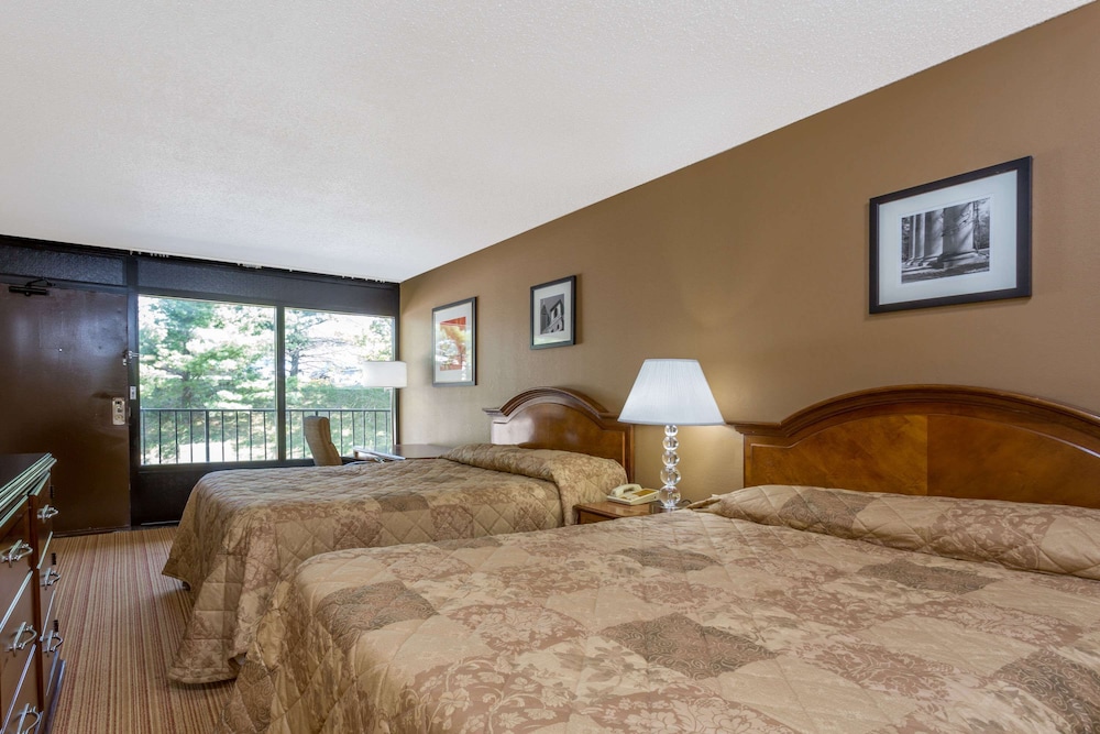 Days Inn by Wyndham Baltimore Northwest 16/51
