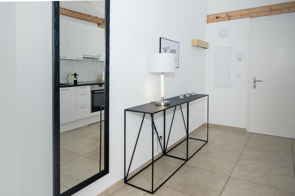 Zurich Furnished Homes 23/50