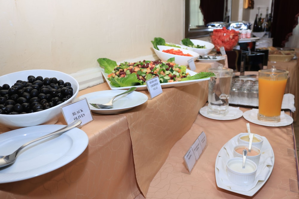 restaurant cafeteria