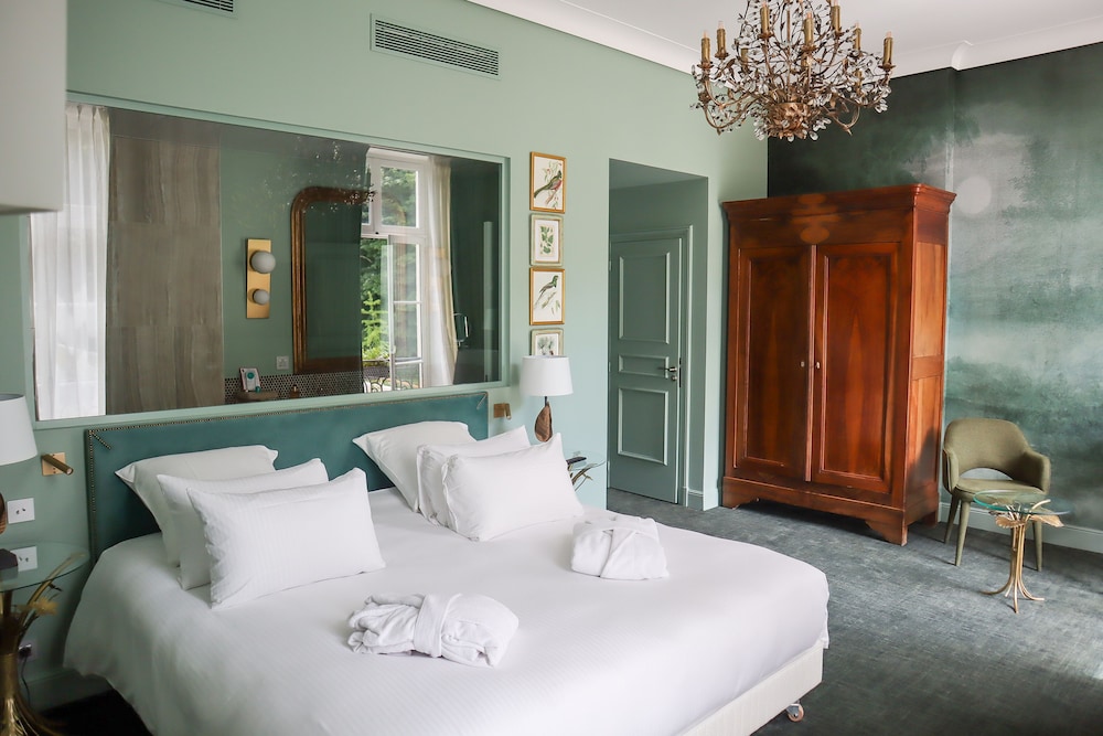 NOVOTEL CHATEAU DE MAFFLIERS 29/79