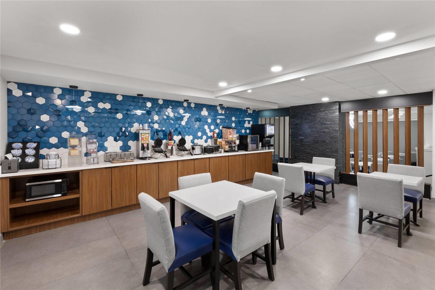 La Quinta Inn & Suites by Wyndham Houston Stafford Sugarland 10/17