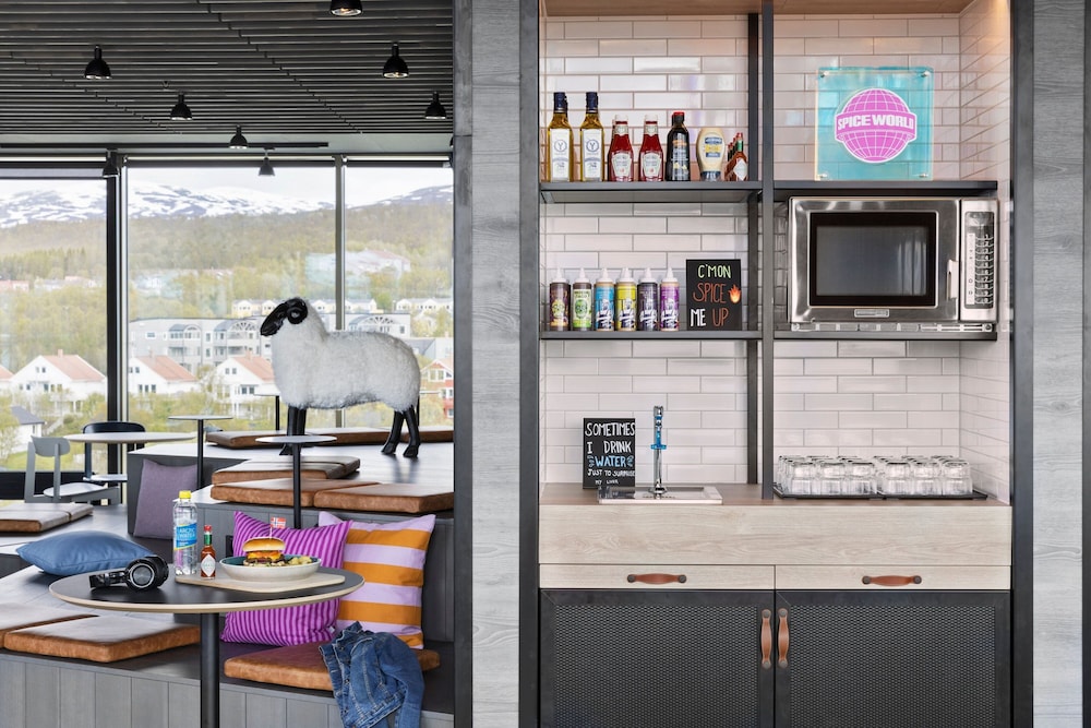 Moxy Tromso 36/48