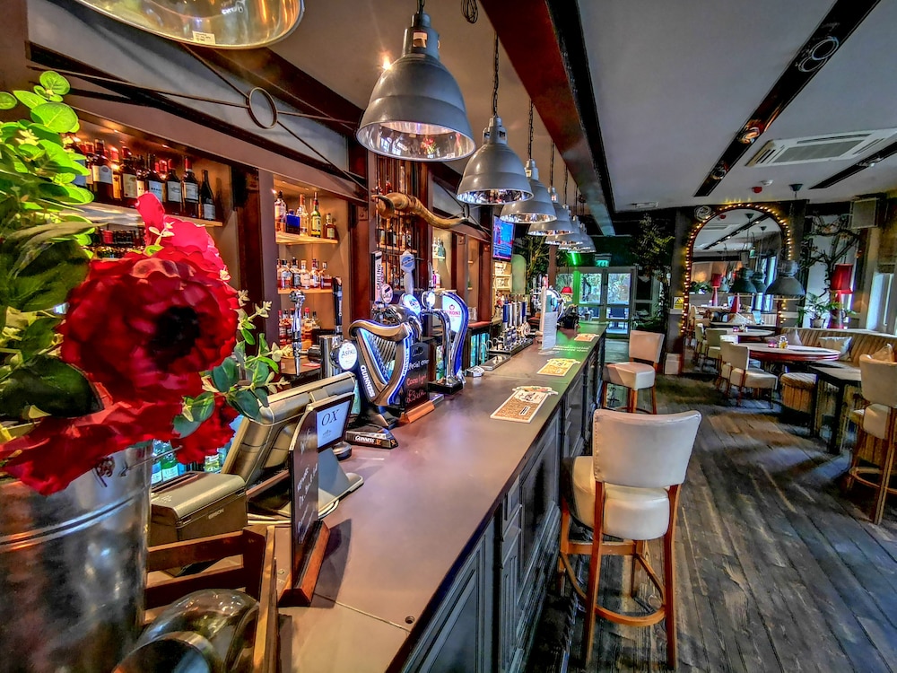 Ox Hotel Bar & Grill 52/67