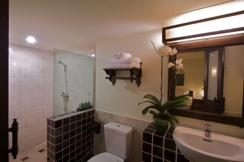 Anoma Boutique House 3/24