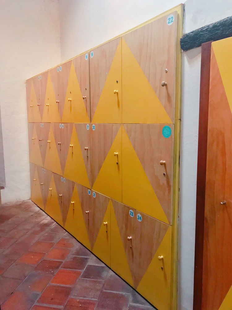 Adra Hostel 3/50