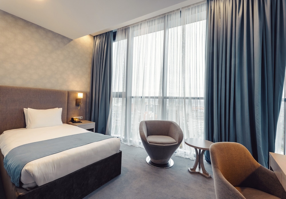 Meta Business Hotel 12/50