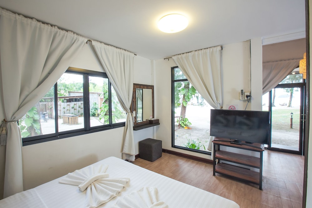 Salisa Resort 48/74