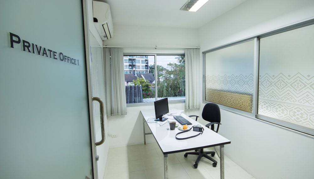 Hub53 Coworking & Coliving Space 27/31