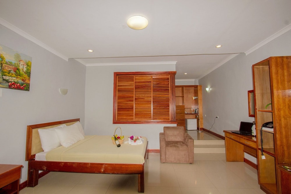The Hideaway Hotel 32/39