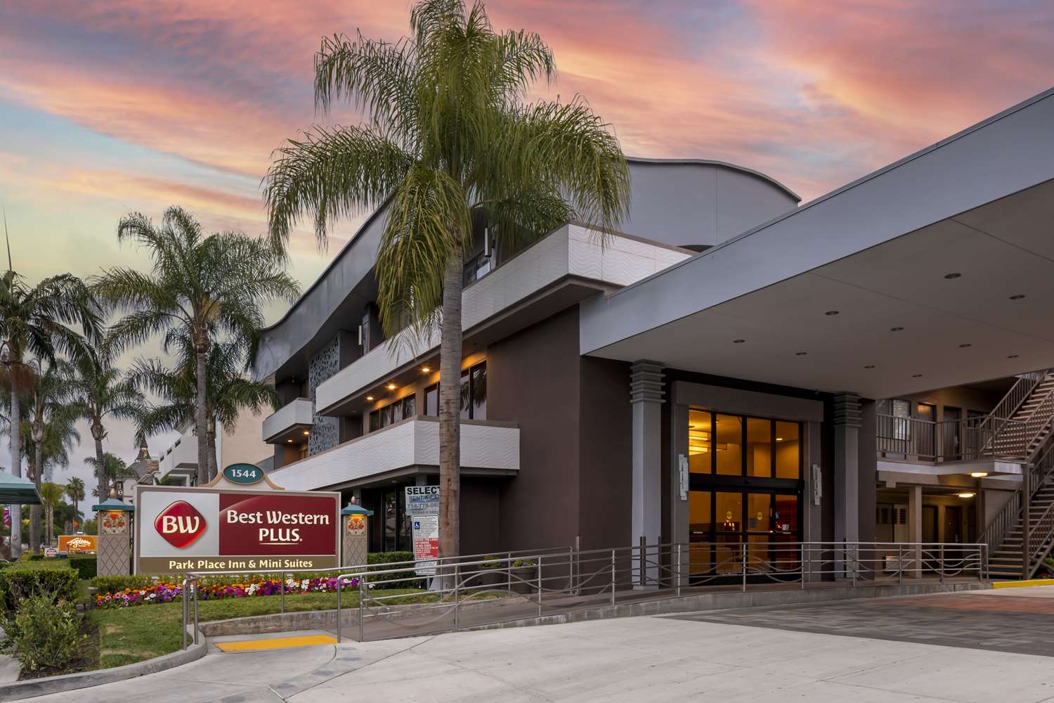 Best Western Plus Park Place Inn - Mini Suites 3/21