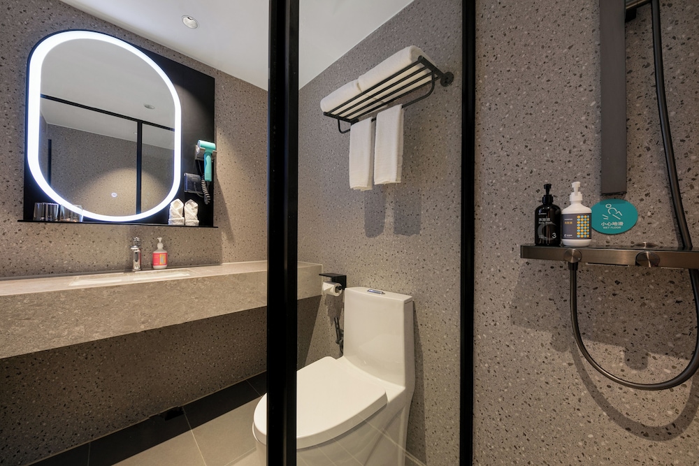 City Convenient Hotel 48/49