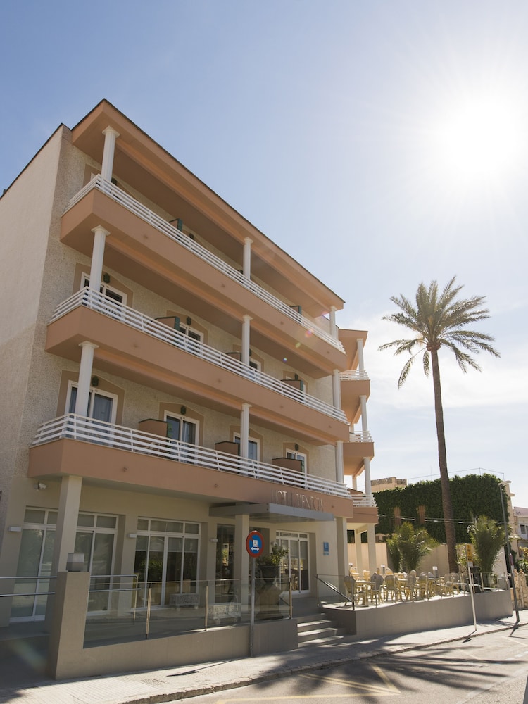 Venecia Hotel 11/64
