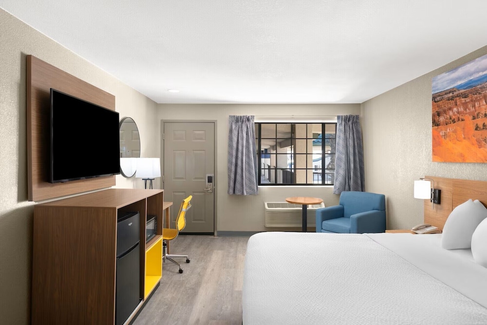 Days Inn by Wyndham Safford AZ 29/60