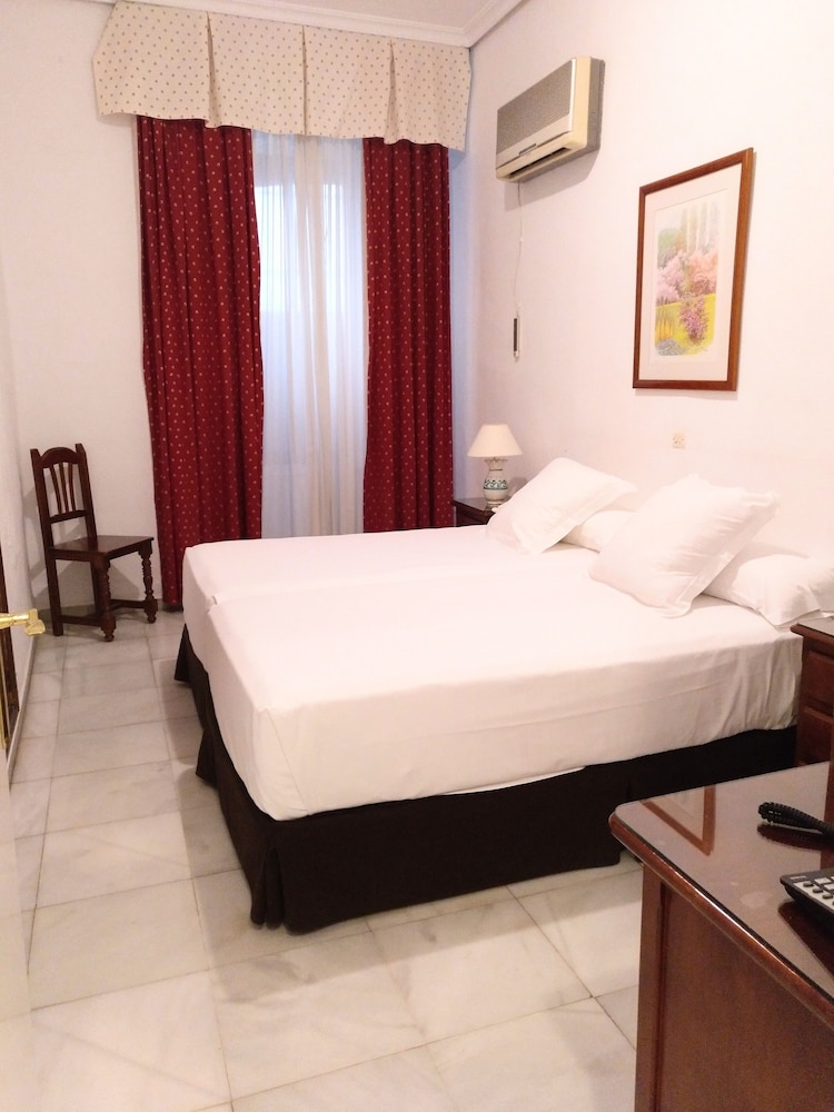 ROOM, DOUBLE BED, GROUND FLOOR