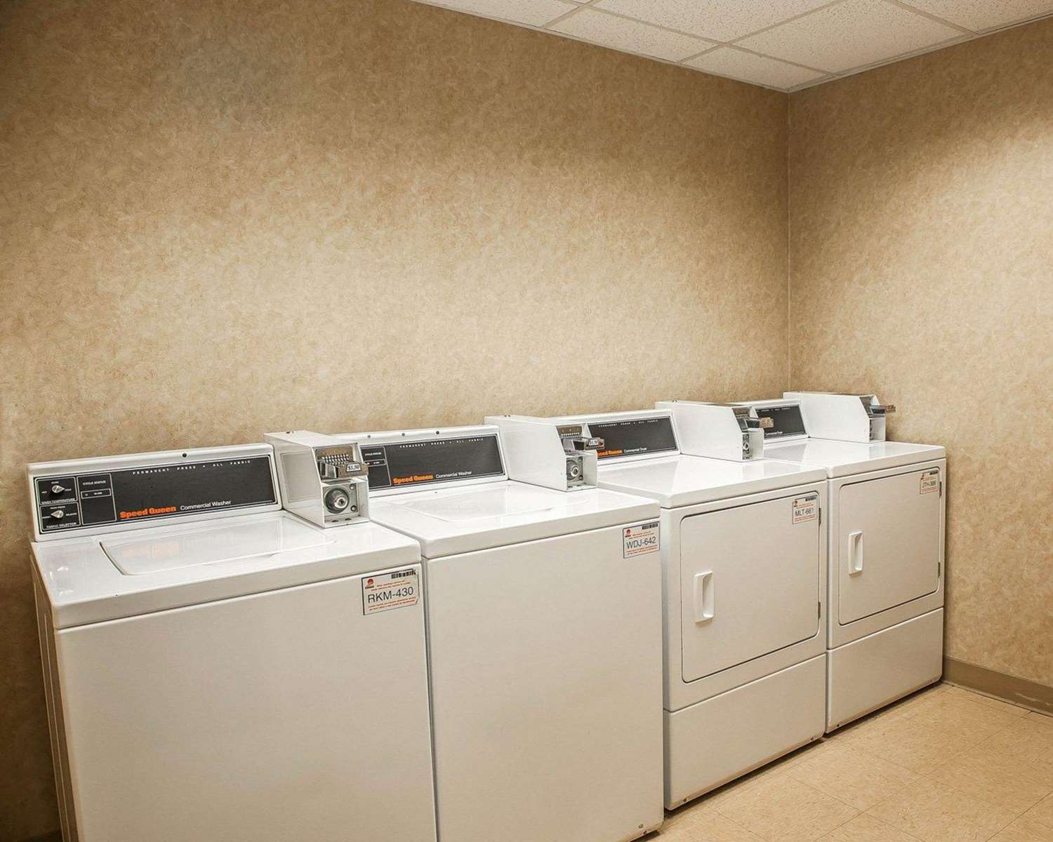 Baymont By Wyndham South Bend Notre Dame 5/21