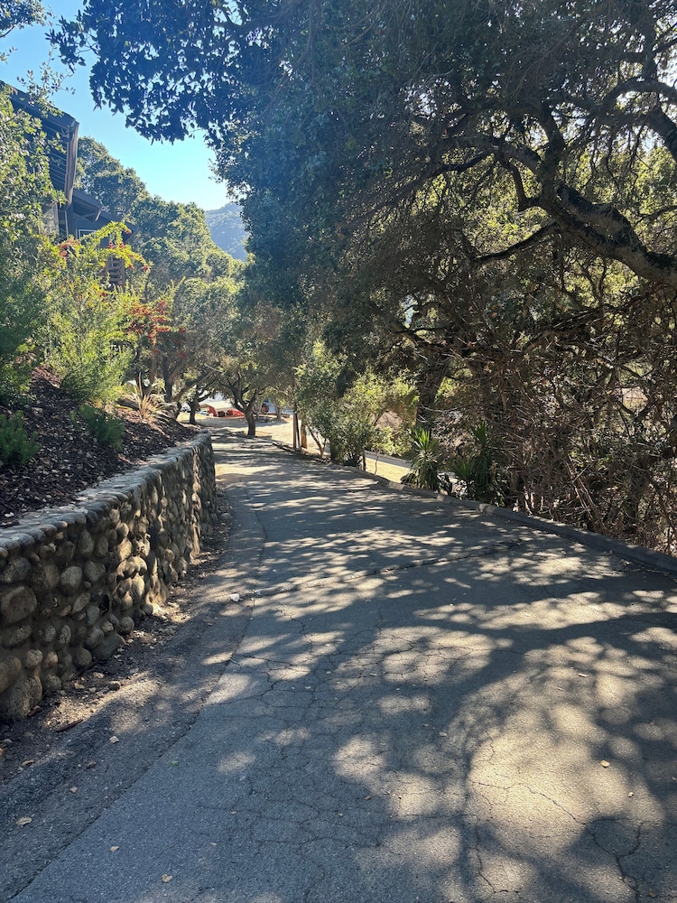Hidden Valley Inn 48/57