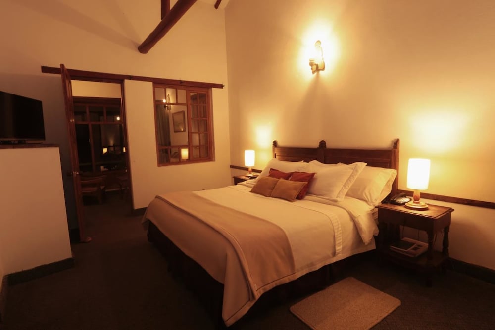 Hotel Meson de los Virreyes 6/22