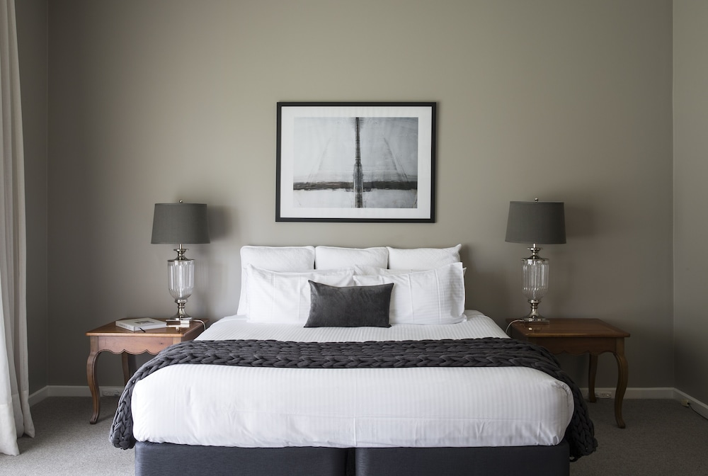 Garden, King Bed