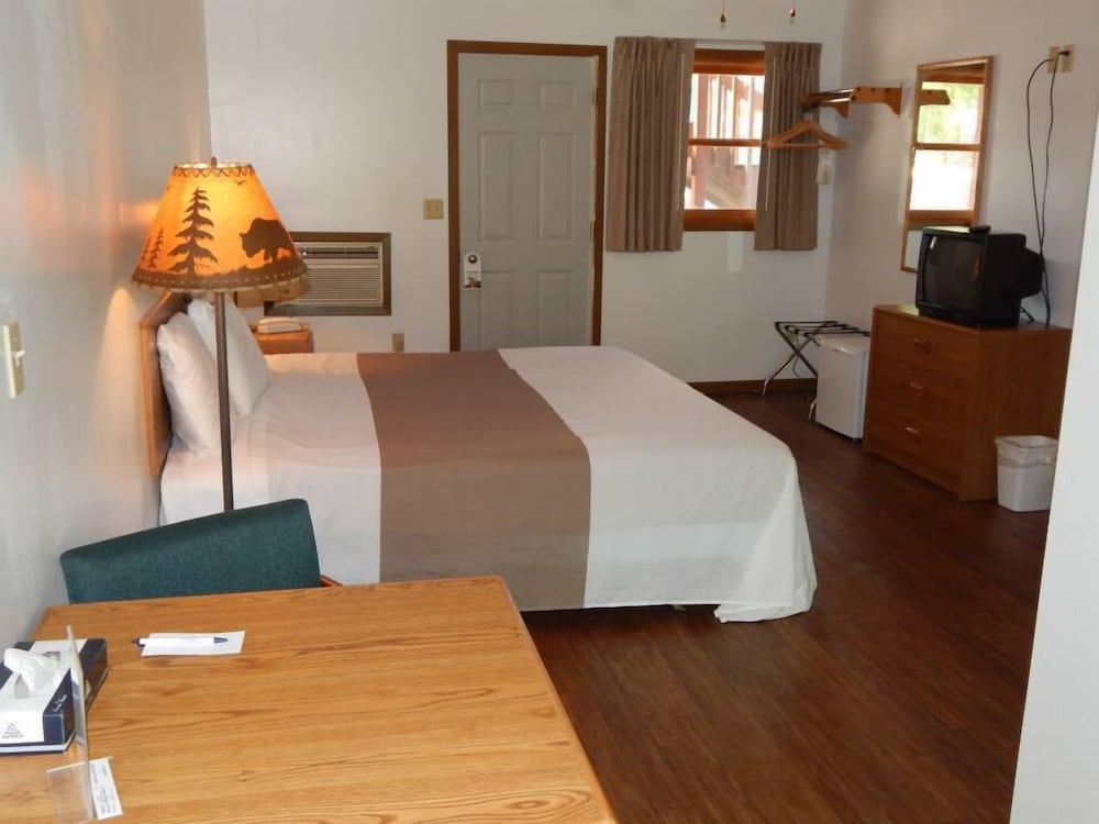 The Brookside Motel 17/37