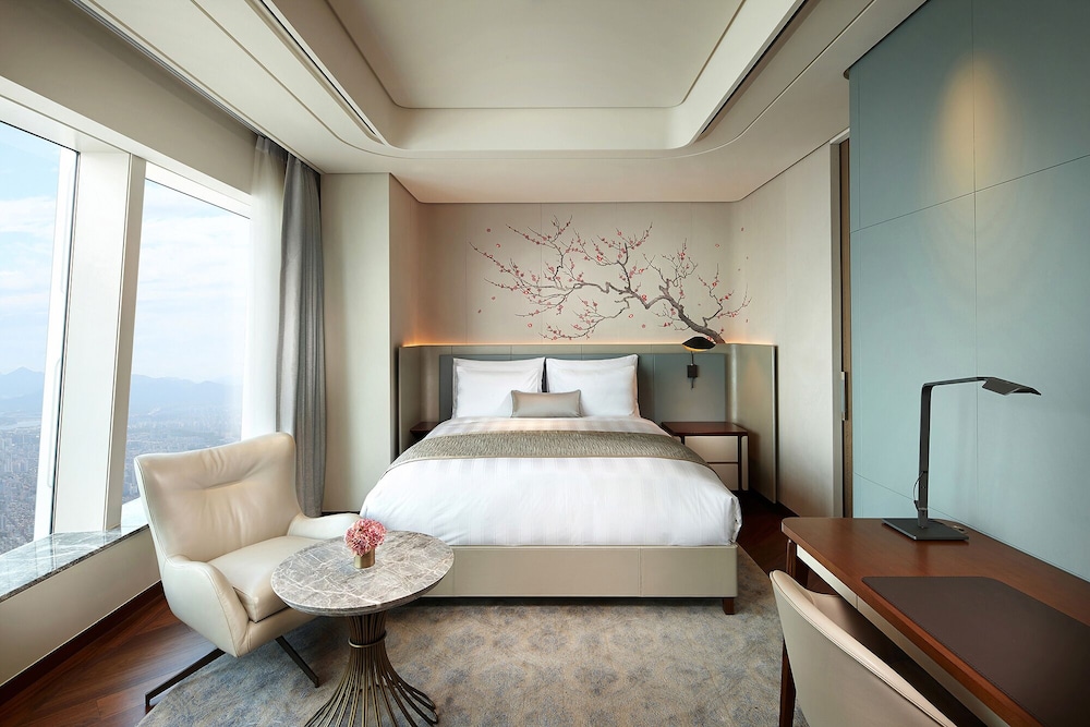 GRAND, DELUXE, DOUBLE BED