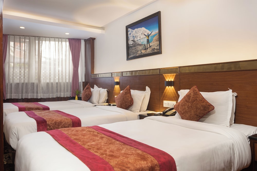 DELUXE, TRIPLE, 3 BEDS
