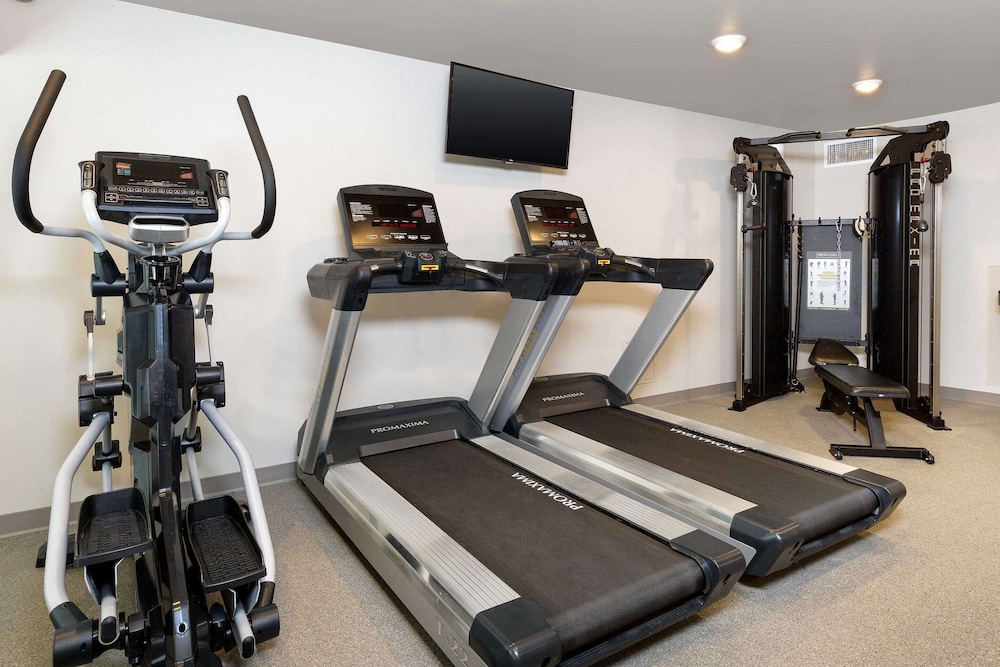 WoodSpring Suites Houston IAH Airport 33/48