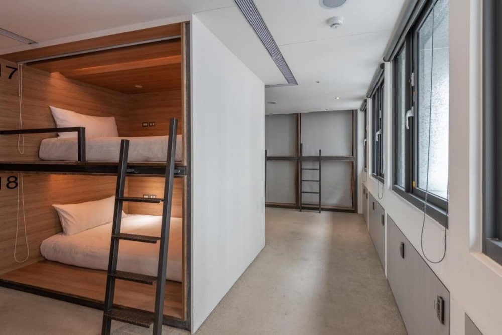 Bouti City Capsule Inn Hostel 10/20