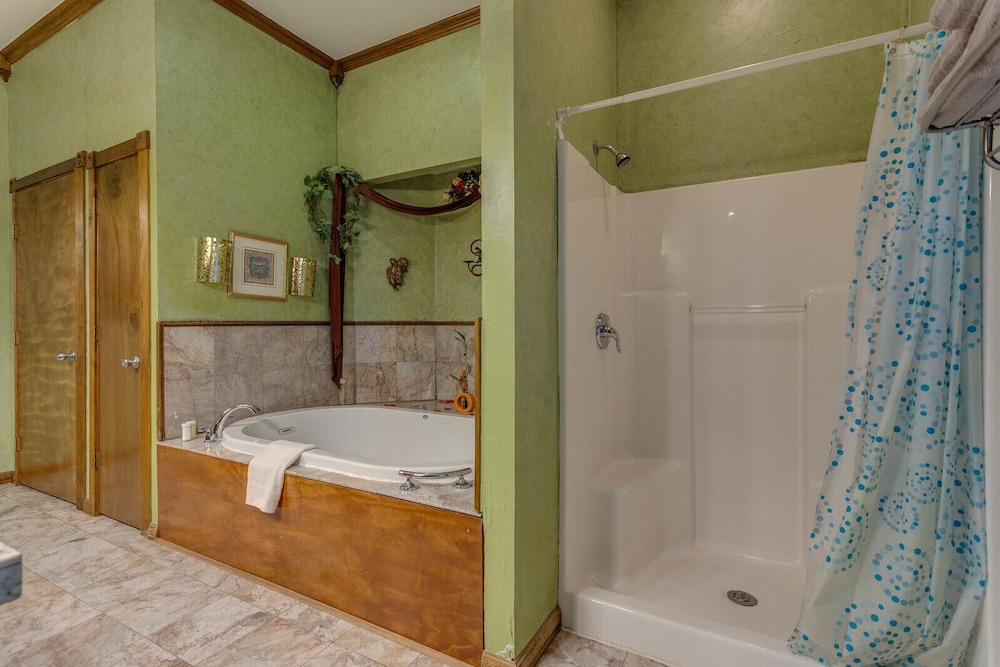 Whispering Pines Bed Amp Breakfast 16/69