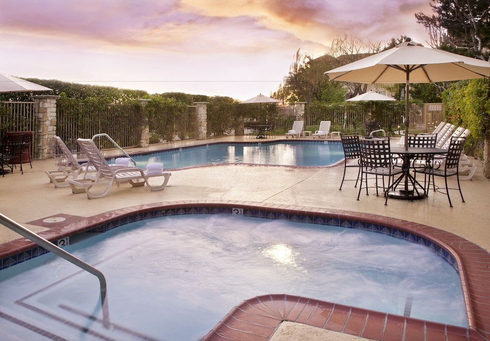 Ayres Suites 9/55