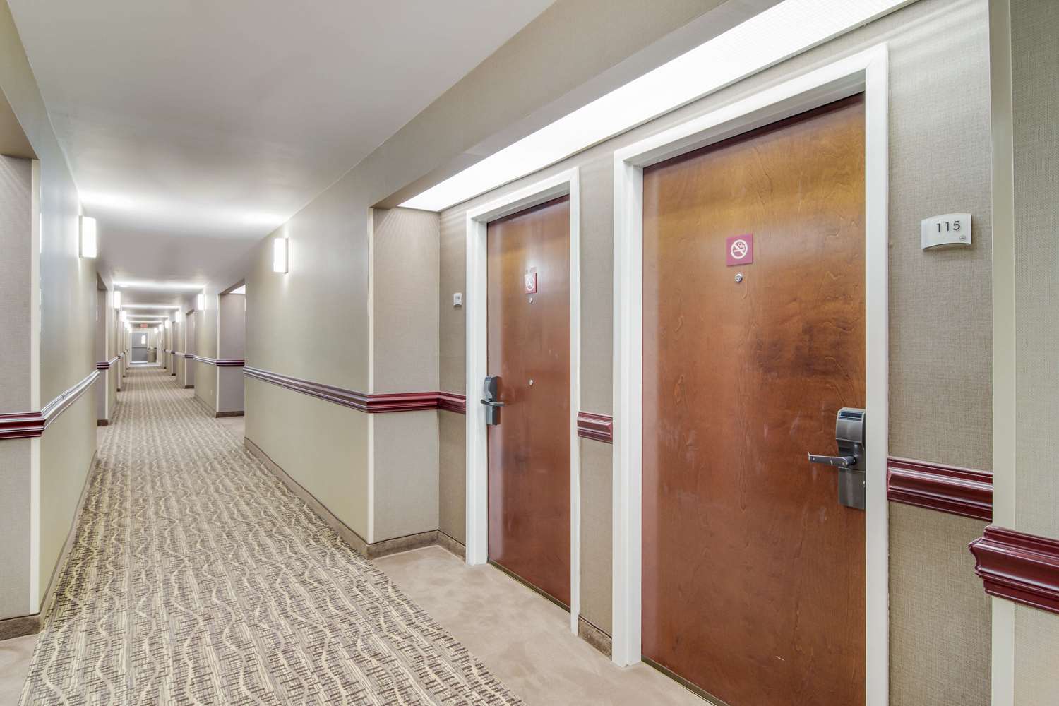 Quality Inn and Suites Canton, GA 16/25