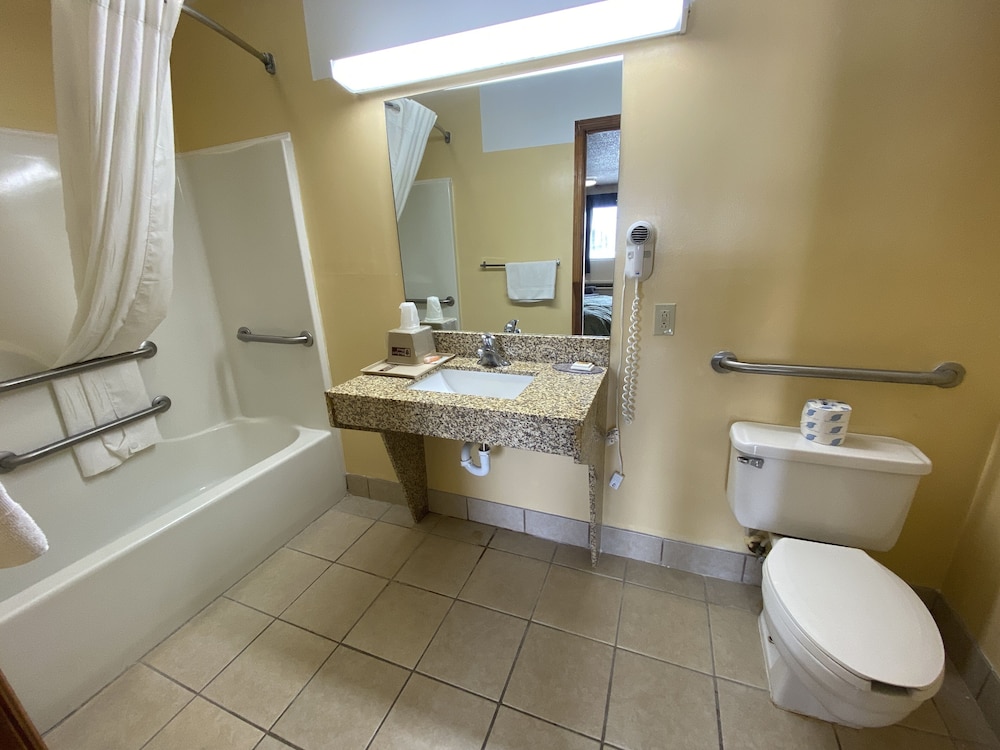 Rodeway Inn Baxley, GA 80/86