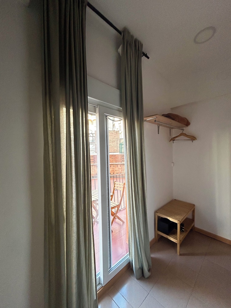 Room, Double or Twin Bed, Shared Bathroom, Hostal Delfos 9/10