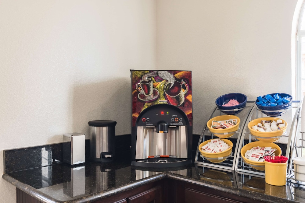 Motel6 Alvarado, TX 21/33