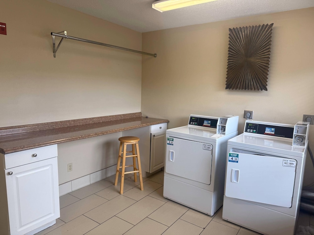 MainStay Suites Grand Rapids, MI 42/43