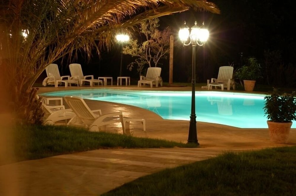 RELAIS DU SILENCE LE CLOS DE PRADINES 48/51